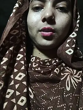 Snapshot of Simran_143 chatting on 4, 8, 2026 Simran 143 online show from 4, 8, 2026