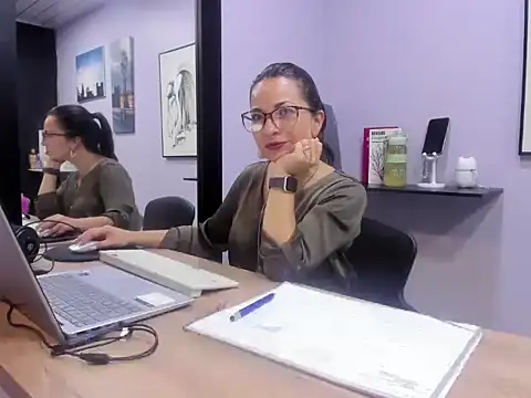 Snapshot of Greta_Borbon_ chatting on 23, 6, 2026 Greta Borbon online show from 23, 6, 2026
