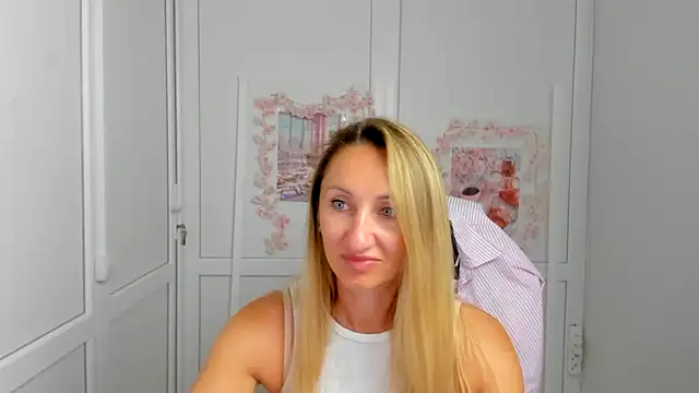 Snapshot of LilyDreamm chatting on 19, 6, 2026 LilyDreamm online show from 19, 6, 2026