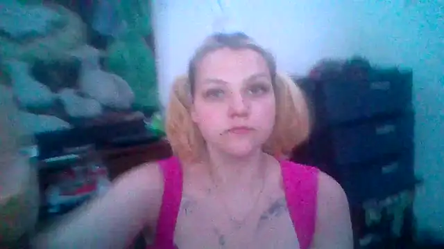 Snapshot of Elliebellie1 chatting on 18, 6, 2026 Elliebellie1 online show from 18, 6, 2026