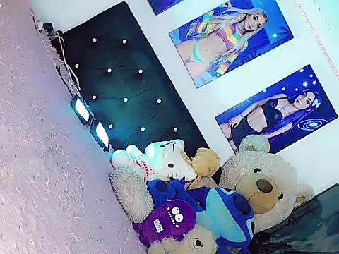 Snapshot of HeidiVanessa chatting on 20, 6, 2026 HeidiVanessa online show from 20, 6, 2026