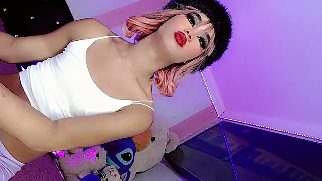 Snapshot of HeidiVanessa chatting on 20, 7, 2026 HeidiVanessa online show from 20, 7, 2026