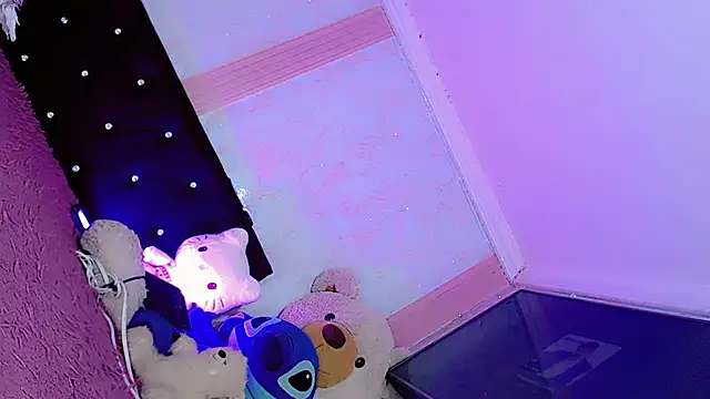 Snapshot of HeidiVanessa chatting on 26, 7, 2026 HeidiVanessa online show from 26, 7, 2026
