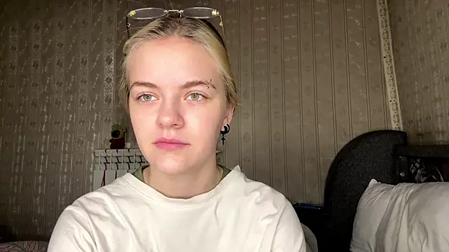 KimWarner online show from 26, 6, 2026