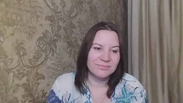 Snapshot of Lauralison chatting on 7, 7, 2026 Lauralison online show from 7, 7, 2026