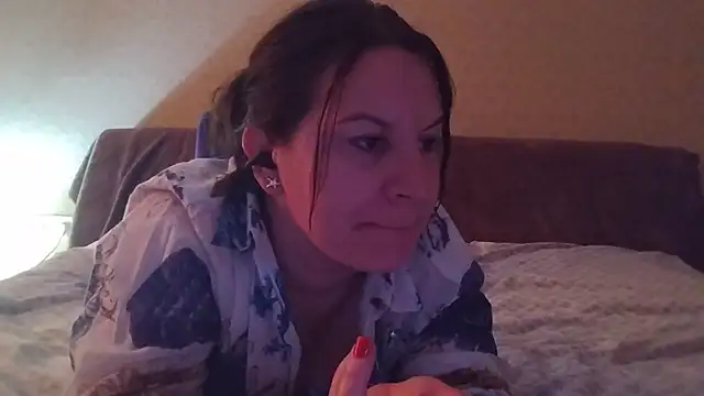 Snapshot of Lauralison chatting on 12, 7, 2026 Lauralison online show from 12, 7, 2026