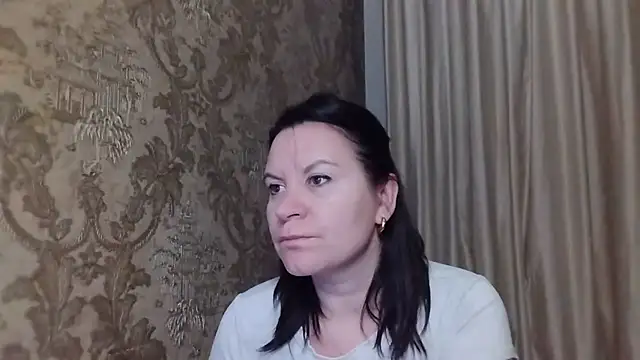 Snapshot of Lauralison chatting on 6, 8, 2026 Lauralison online show from 6, 8, 2026