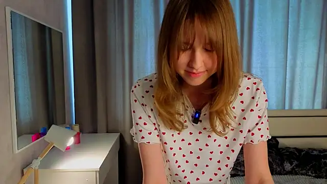 Snapshot of SunnySikarskie chatting on 9, 7, 2026 SunnySikarskie online show from 9, 7, 2026