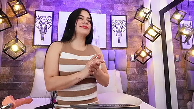 Snapshot of Miss_Isabeella chatting on 11, 7, 2026 Miss Isabeella online show from 11, 7, 2026