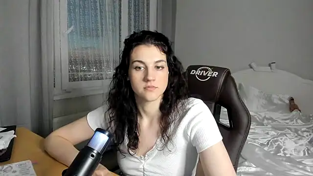 Snapshot of Avelinatt chatting on 16, 7, 2026 Avelinatt online show from 16, 7, 2026