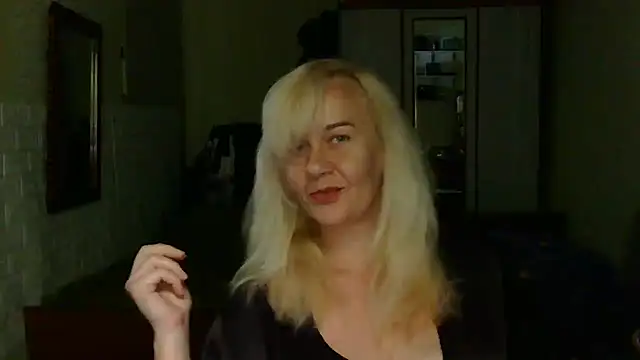 Snapshot of Ravelynni chatting on 12, 7, 2026 Ravelynni online show from 12, 7, 2026