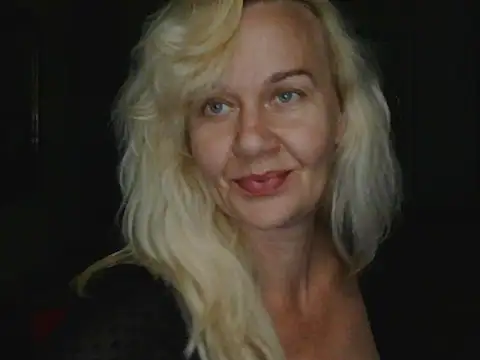 Snapshot of Ravelynni chatting on 25, 7, 2026 Ravelynni online show from 25, 7, 2026