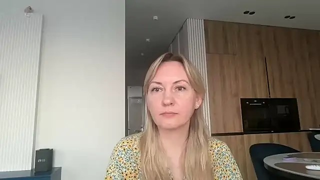 Snapshot of Dorielle chatting on 24, 6, 2026 Dorielle online show from 24, 6, 2026