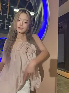 Snapshot of Uugirl00 chatting on 23, 6, 2026 Uugirl00 online show from 23, 6, 2026