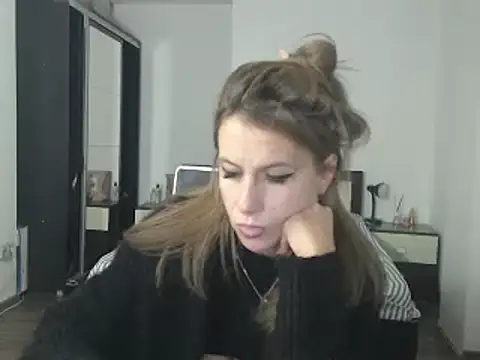 Snapshot of DedeSibel chatting on 10, 1, 2025 DedeSibel online show from 10, 1, 2025