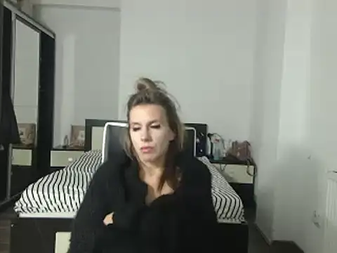 Snapshot of DedeSibel chatting on 27, 1, 2025 DedeSibel online show from 27, 1, 2025