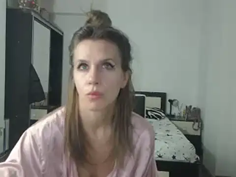 Snapshot of DedeSibel chatting on 31, 1, 2025 DedeSibel online show from 31, 1, 2025