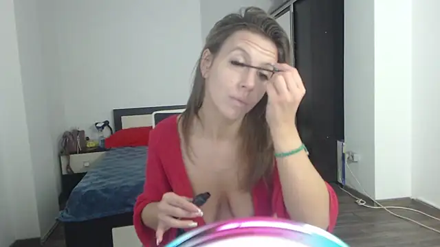 Snapshot of DedeSibel chatting on 25, 2, 2025 DedeSibel online show from 25, 2, 2025
