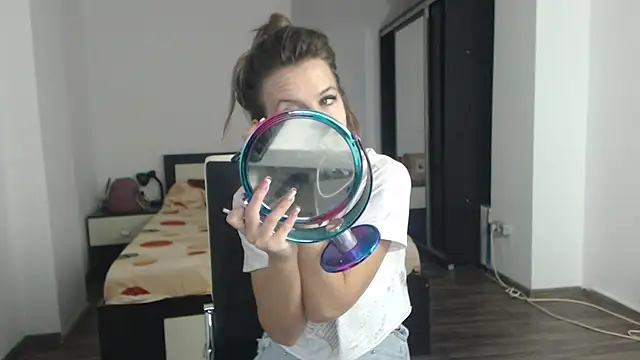Snapshot of DedeSibel chatting on 4, 3, 2025 DedeSibel online show from 4, 3, 2025