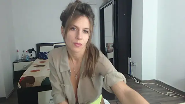 Snapshot of DedeSibel chatting on 7, 3, 2025 DedeSibel online show from 7, 3, 2025
