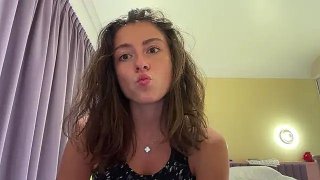 Snapshot of Monicaqte chatting on 1, 7, 2026 Monicaqte online show from 1, 7, 2026