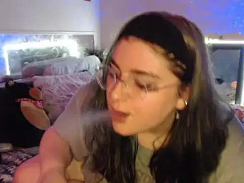 starfucker420XO online show from 7, 7, 2026