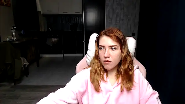 Reginasmilee online show from 28, 10, 2025