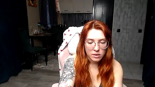 Reginasmilee online show from 25, 3, 2026