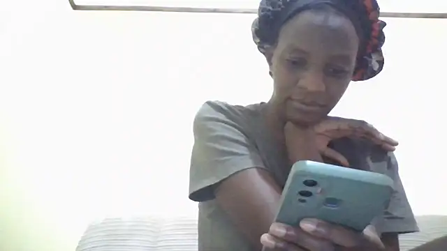 Snapshot of Savannah_Leex chatting on 27, 6, 2026 Savannah Leex online show from 27, 6, 2026