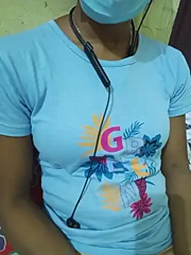 Snapshot of Roselin01 chatting on 2, 7, 2026 Roselin01 online show from 2, 7, 2026