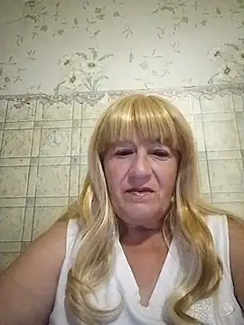 Snapshot of EmmaSwan555 chatting on 7, 7, 2026 EmmaSwan555 online show from 7, 7, 2026