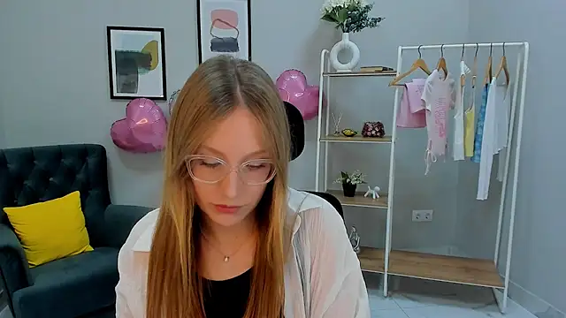 Elizabeth Hunt online show from 26, 6, 2026