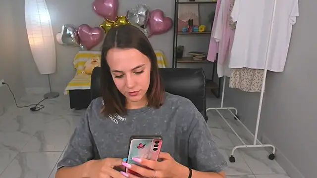 RoseRhodes online show from 30, 6, 2026