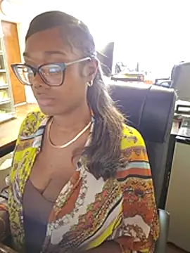 Snapshot of Hottiechocolatier chatting on 1, 7, 2026 Hottiechocolatier online show from 1, 7, 2026