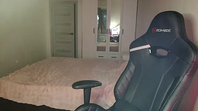 Mia Luiza online show from 13, 7, 2026