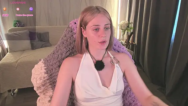 Snapshot of Meowix_ chatting on 2, 7, 2026 Meowix online show from 2, 7, 2026