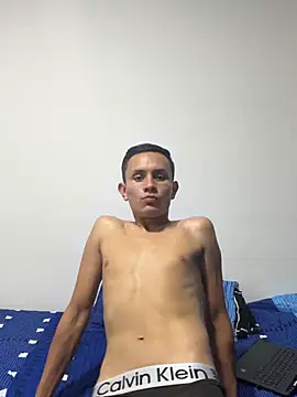 Snapshot of Secret_lovers_x chatting on 17, 7, 2026 Secret lovers x online show from 17, 7, 2026