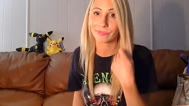 Snapshot of Masqueradeblonde69 chatting on 2, 7, 2026 Masqueradeblonde69 online show from 2, 7, 2026