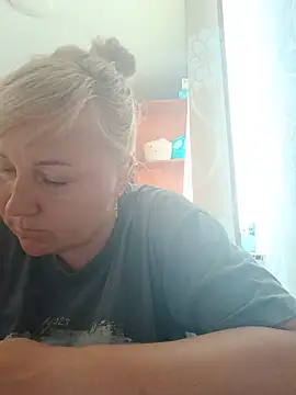 Snapshot of Silen-mi chatting on 4, 7, 2026 Silen-mi online show from 4, 7, 2026