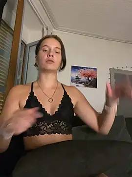Snapshot of Eleaoff chatting on 8, 7, 2026 Eleaoff online show from 8, 7, 2026