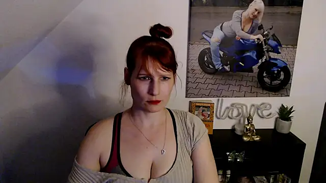 GileraBabe online show from 9, 7, 2026