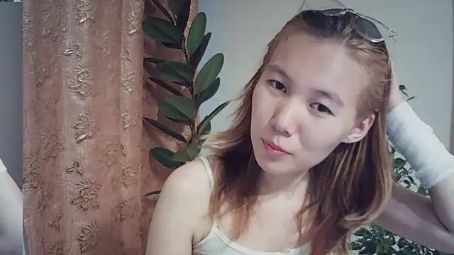 Snapshot of MammieLippoldt chatting on 3, 7, 2026 MammieLippoldt online show from 3, 7, 2026