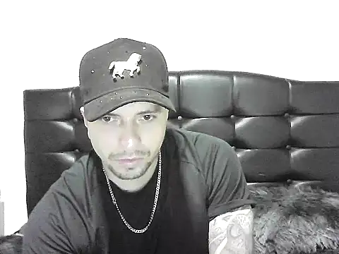 Snapshot of wolfgolden1 chatting on 6, 7, 2026 wolfgolden1 online show from 6, 7, 2026
