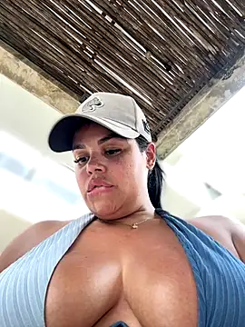 Snapshot of AliceStarshine chatting on 13, 12, 2025 AliceStarshine online show from 13, 12, 2025