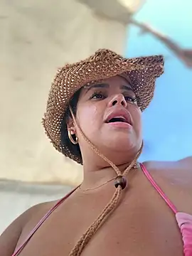 Snapshot of AliceStarshine chatting on 16, 12, 2025 AliceStarshine online show from 16, 12, 2025