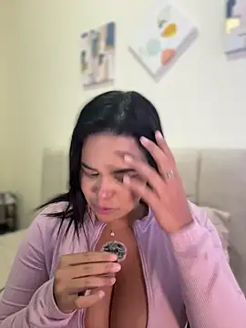 Snapshot of AliceStarshine chatting on 7, 1, 2026 AliceStarshine online show from 7, 1, 2026