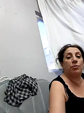 esineee online show from 6, 7, 2026