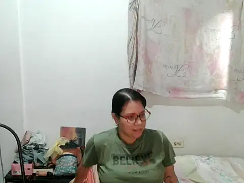 Snapshot of Rosu_86 chatting on 9, 7, 2026 Rosu 86 online show from 9, 7, 2026