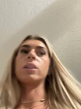 Snapshot of savbbyxoxo chatting on 9, 7, 2026 savbbyxoxo online show from 9, 7, 2026