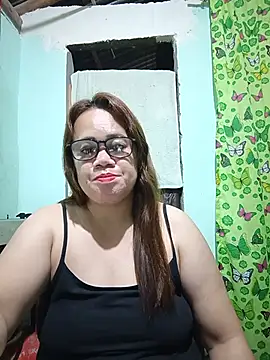 Snapshot of rowena_123 chatting on 27, 7, 2026 rowena 123 online show from 27, 7, 2026